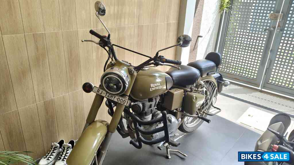 Royal Enfield Classic Desert Storm