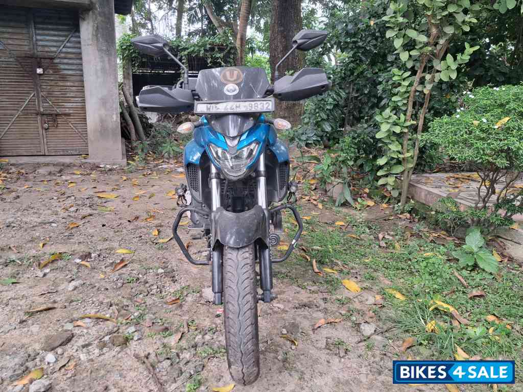 Cayan Mettalic Yamaha FZ25 Cayan Mettalic Yamaha FZ25