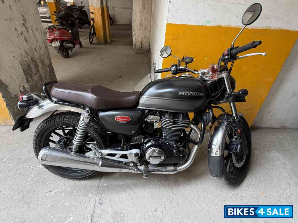 Matt Grey Honda Hness CB350 DLX