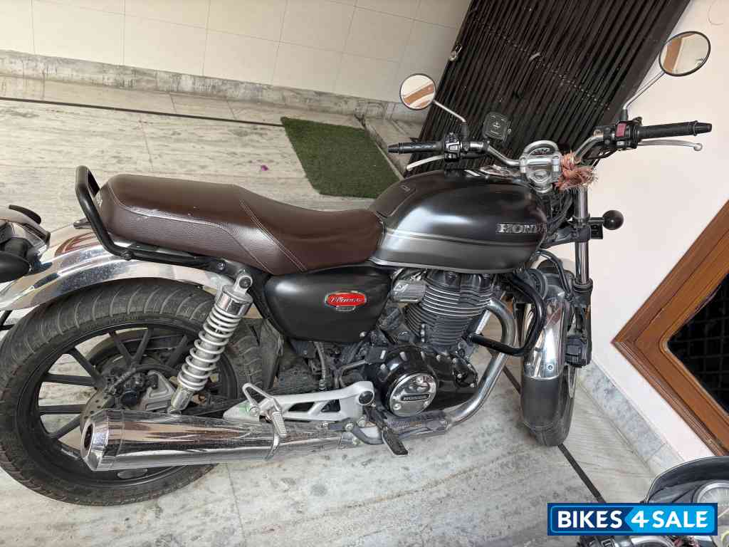 Matt Grey Honda Hness CB350 DLX