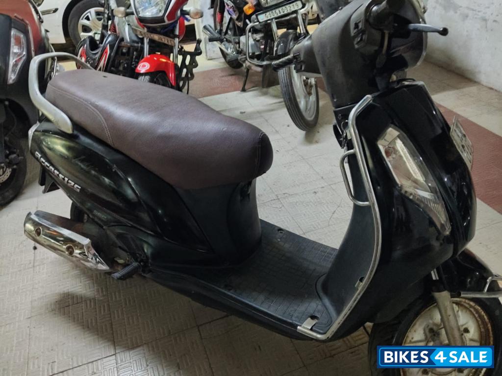 Black Suzuki Access 125