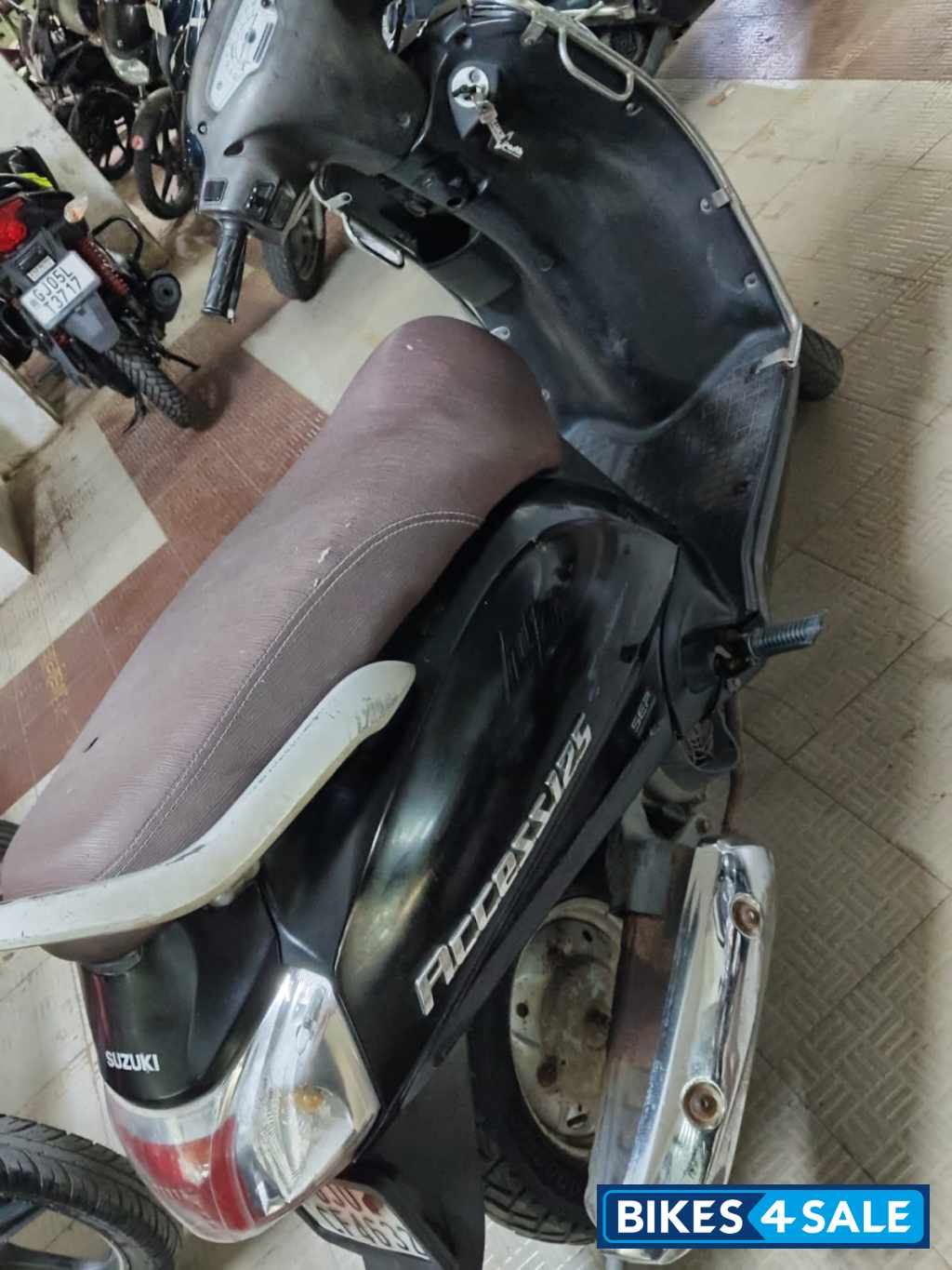 Black Suzuki Access 125 Black Suzuki Access 125