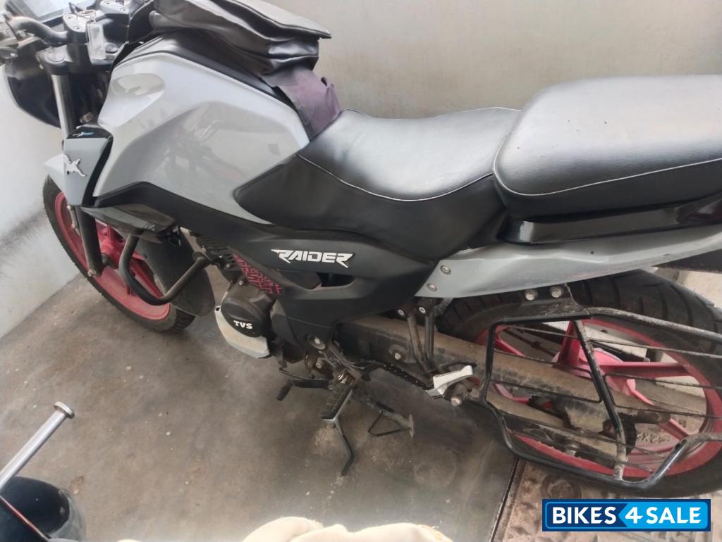 TVS Raider iGO