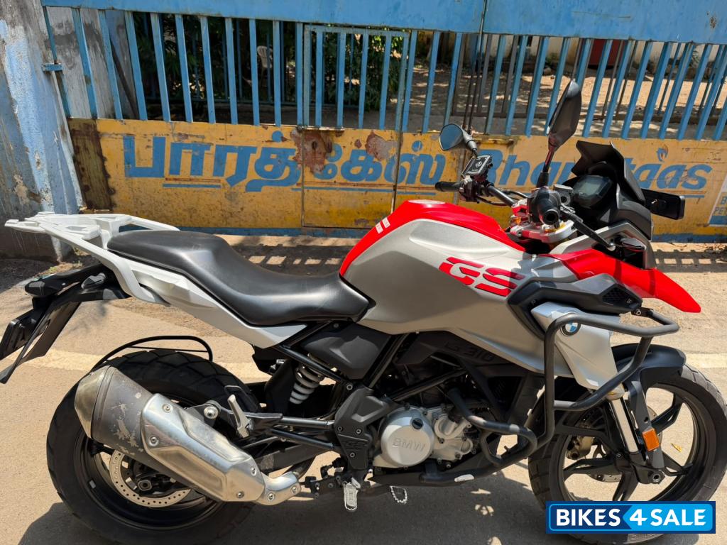 Red BMW G 310 GS