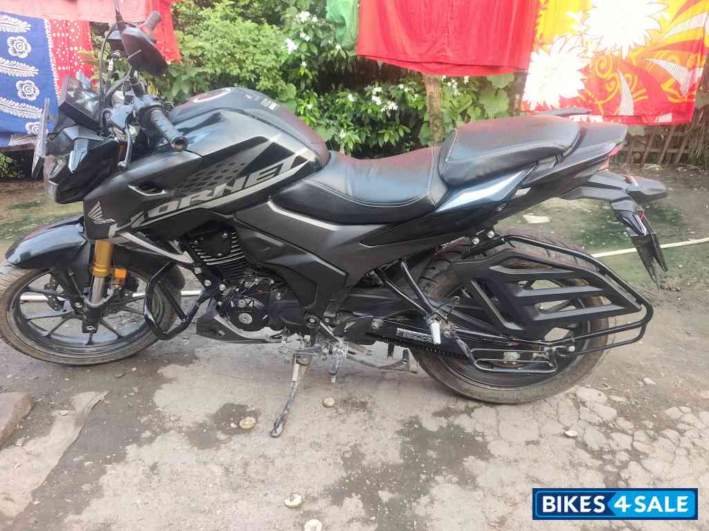 Pearl Igneous Black Honda Hornet 2.0 2025 Pearl Igneous Black Honda Hornet 2.0 2025
