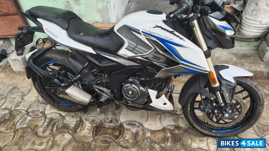 Bajaj Pulsar N250 Bajaj Pulsar N250