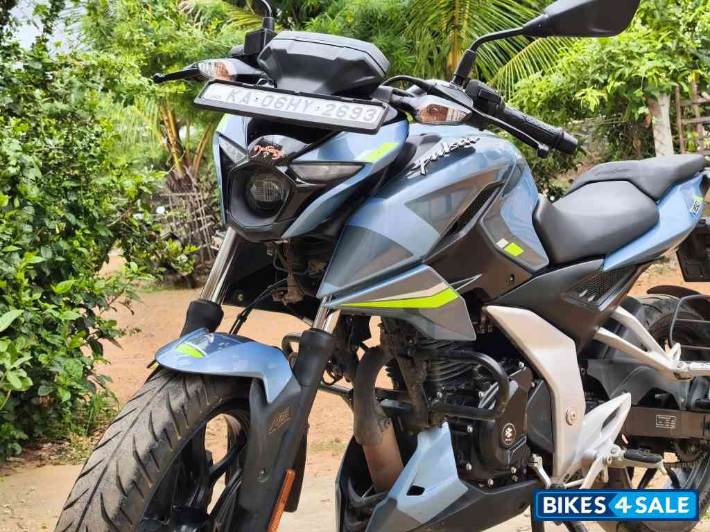 Bajaj Pulsar N160