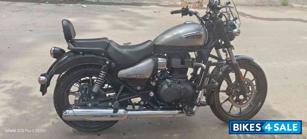 Supernova Silver Royal Enfield Meteor 350 Supernova Supernova Silver Royal Enfield Meteor 350 Supernova