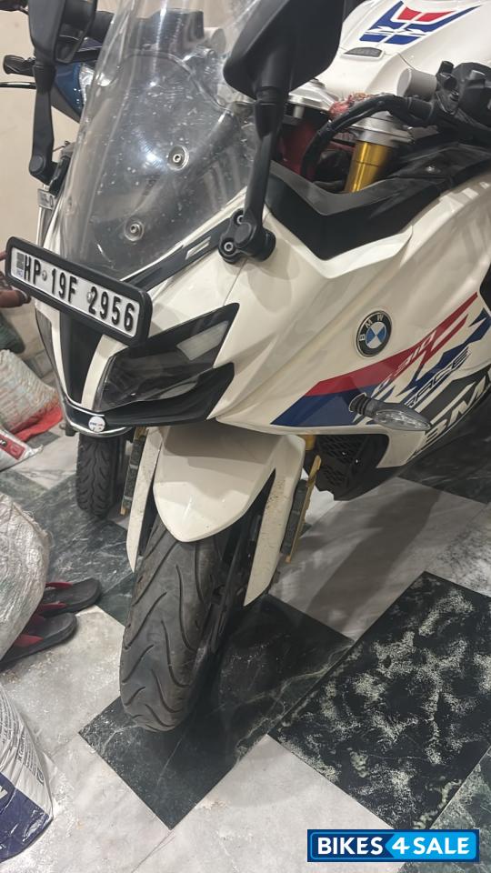 Polar White BMW G 310 RR