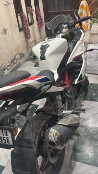 Polar White BMW G 310 RR