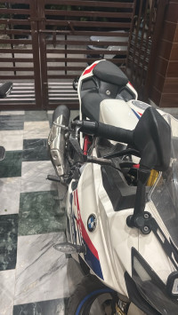 Polar White BMW G 310 RR