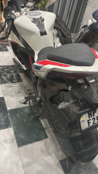 Polar White BMW G 310 RR