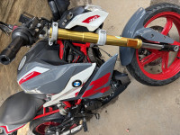 Limestone Metallic BMW G 310 R