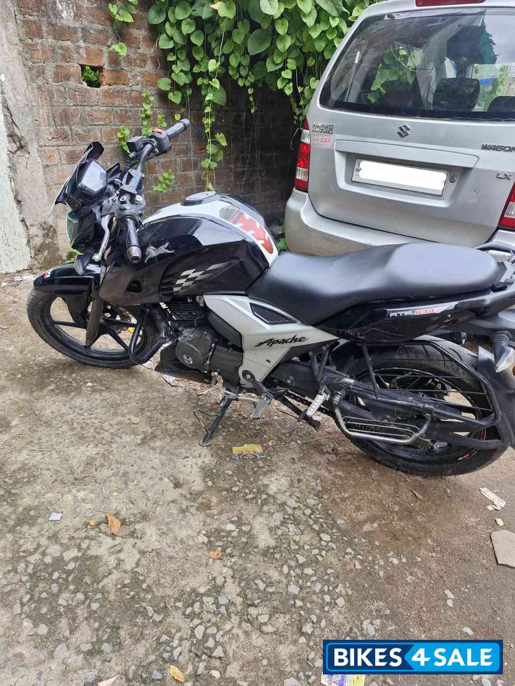 TVS Apache RTR 160 4V TVS Apache RTR 160 4V