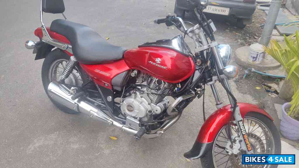 Bajaj Avenger 220 DTS-i