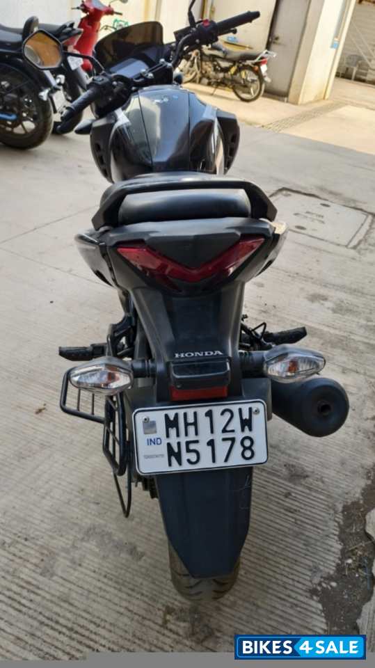 Black White Strip Honda SP 160 Double Disc Black White Strip Honda SP 160 Double Disc