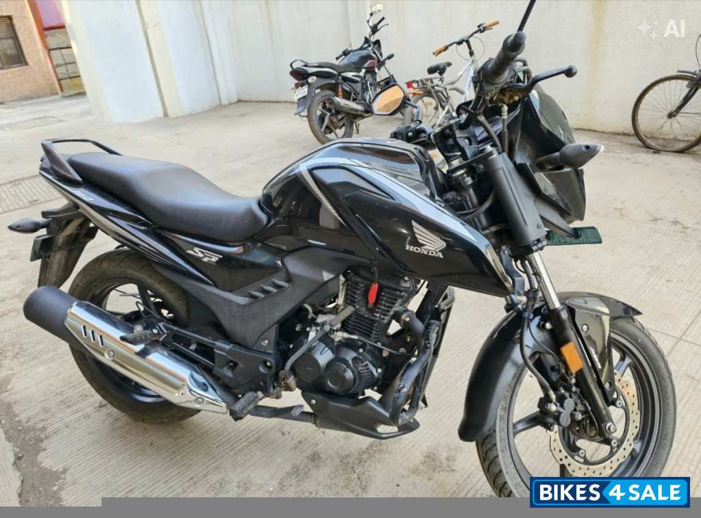 Black White Strip Honda SP 160 Double Disc Black White Strip Honda SP 160 Double Disc