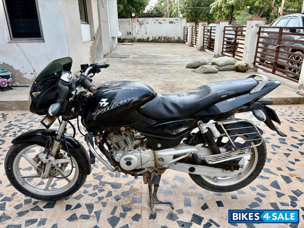 Black Bajaj Pulsar 150 DTSi Black Bajaj Pulsar 150 DTSi