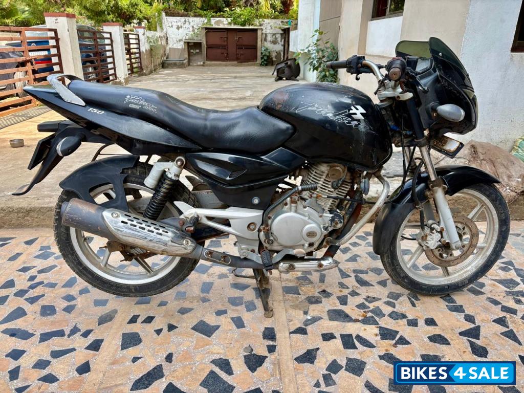 Black Bajaj Pulsar 150 DTSi Black Bajaj Pulsar 150 DTSi
