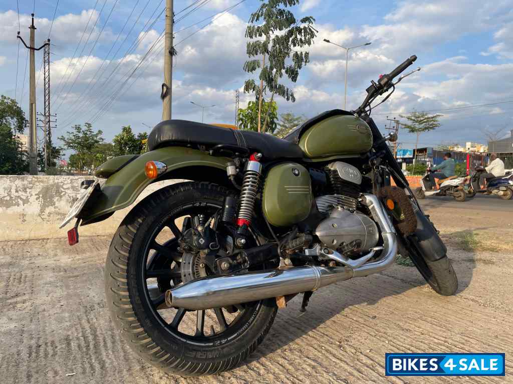 Military Green Jawa 42 Dual Channel ABS Cosmic Carbon Military Green Jawa 42 Dual Channel ABS Cosmic Carbon