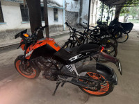 Orange KTM Duke 200