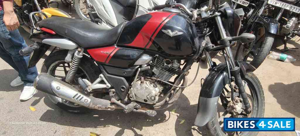 Bajaj V15