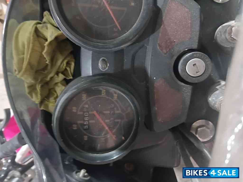 Black Bajaj Discover 100 DTS-Si