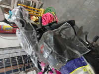 Black Bajaj Discover 100 DTS-Si