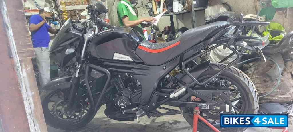Mahindra Mojo 300 ABS BS6 Mahindra Mojo 300 ABS BS6