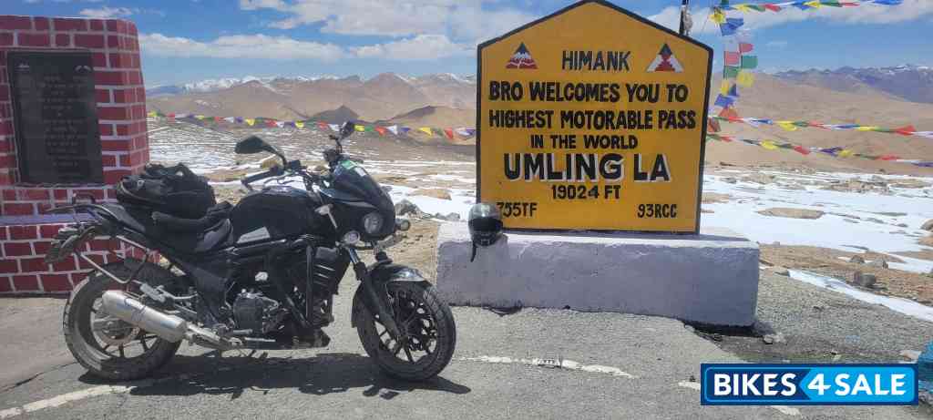 Mahindra Mojo 300 ABS BS6 Mahindra Mojo 300 ABS BS6