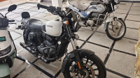 Yezdi Roadster Dark 2023 Model