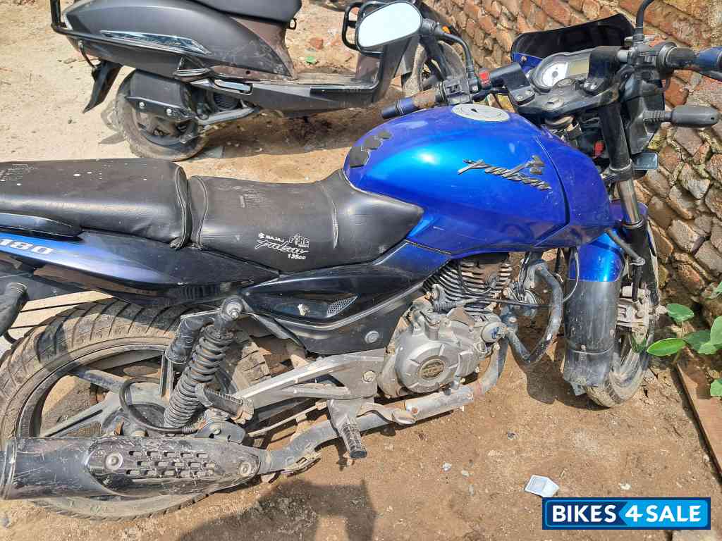 Bajaj Pulsar 180
