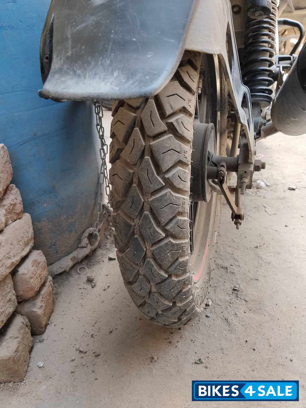 Red Black Bajaj Pulsar 125 Carbon Fibre Disc Split Seat Red Black Bajaj Pulsar 125 Carbon Fibre Disc Split Seat