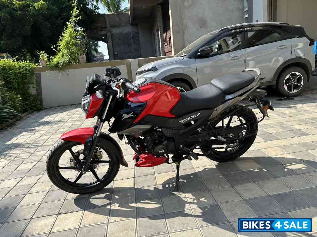 Red TVS Raider 125