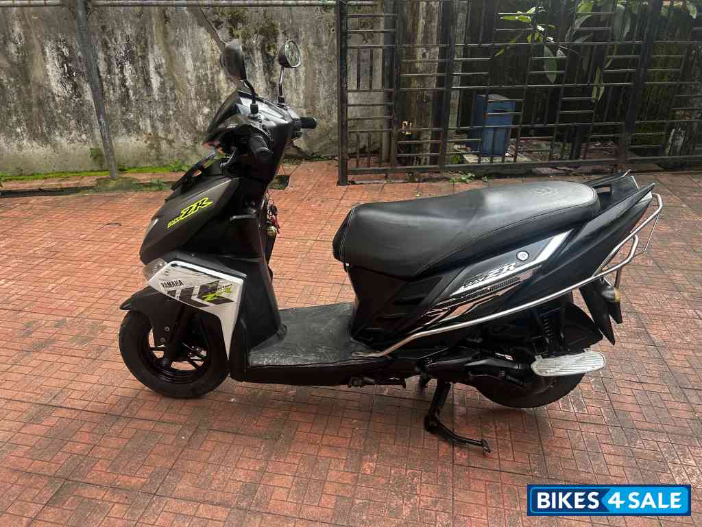 Yamaha Cygnus Ray ZR
