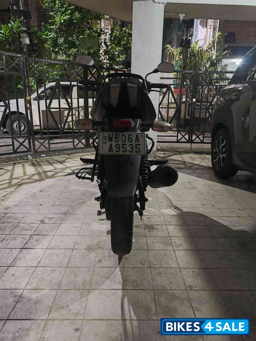 Bajaj Pulsar 125 Neon Disc Single Seat