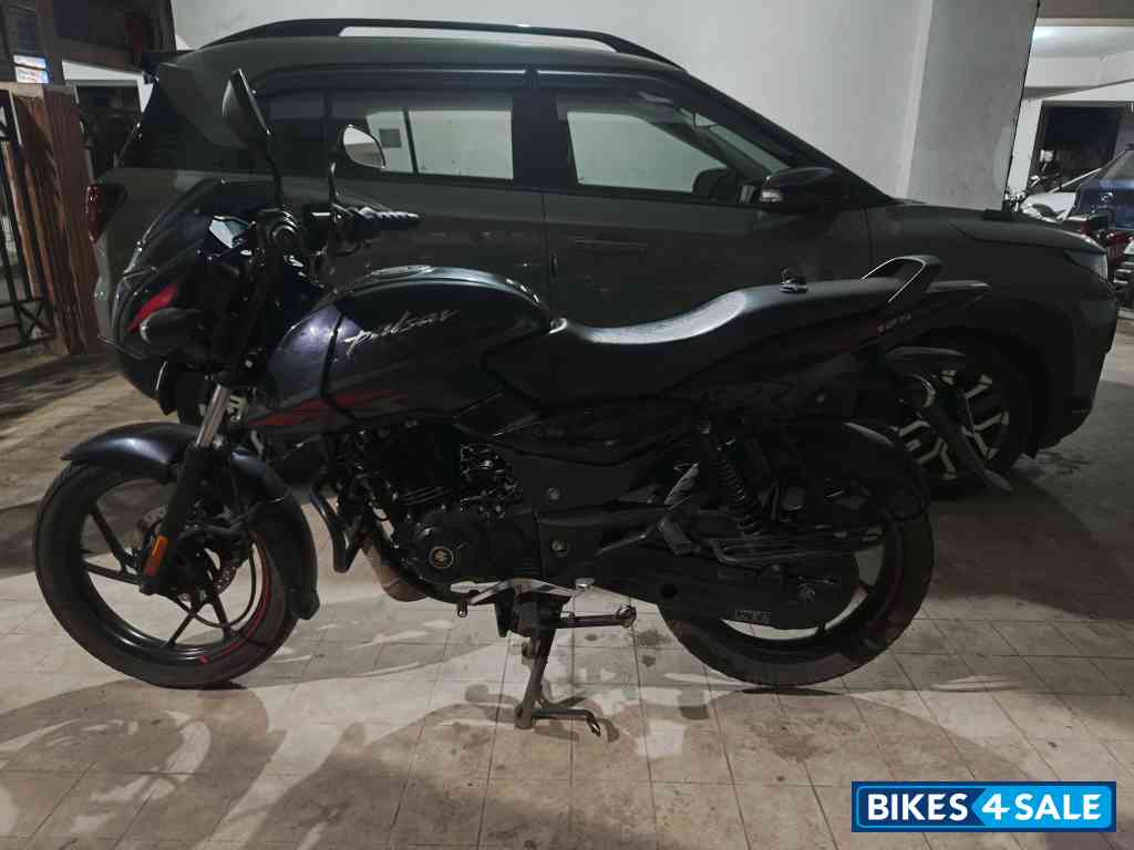 Bajaj Pulsar 125 Neon Disc Single Seat Bajaj Pulsar 125 Neon Disc Single Seat