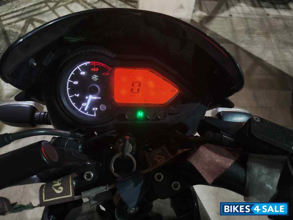Bajaj Pulsar 125 Neon Disc Single Seat Bajaj Pulsar 125 Neon Disc Single Seat