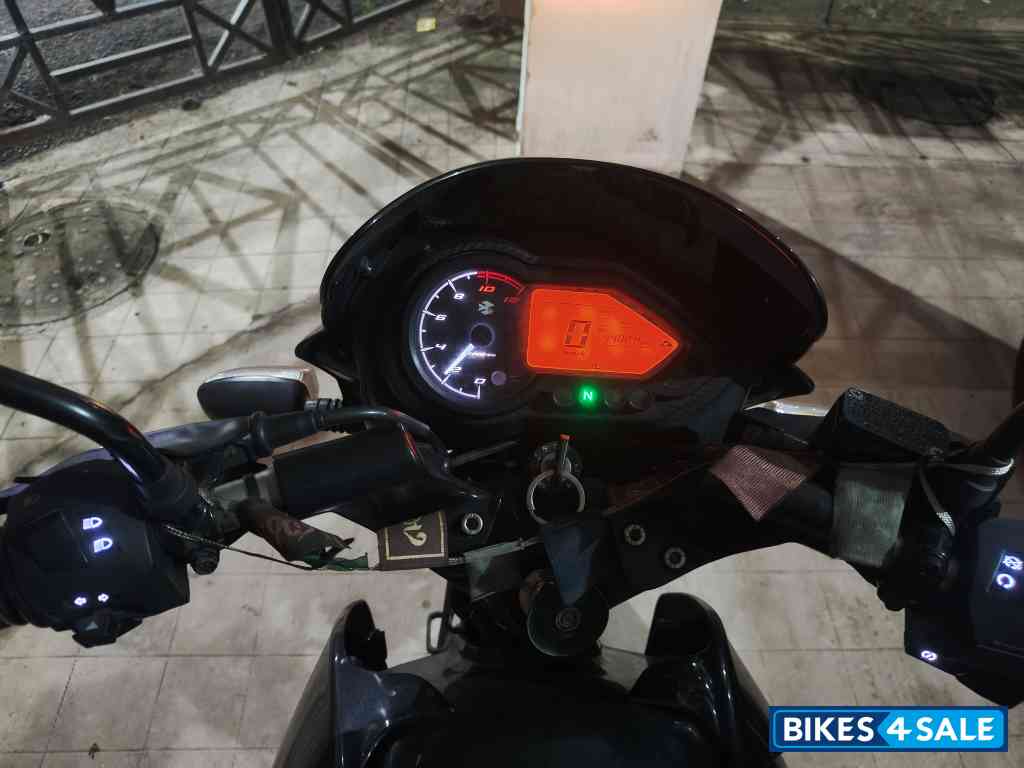 Bajaj Pulsar 125 Neon Disc Single Seat Bajaj Pulsar 125 Neon Disc Single Seat
