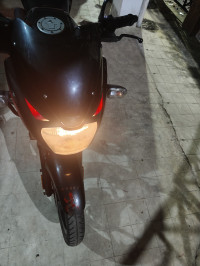 Bajaj Pulsar 125 Neon Disc Single Seat