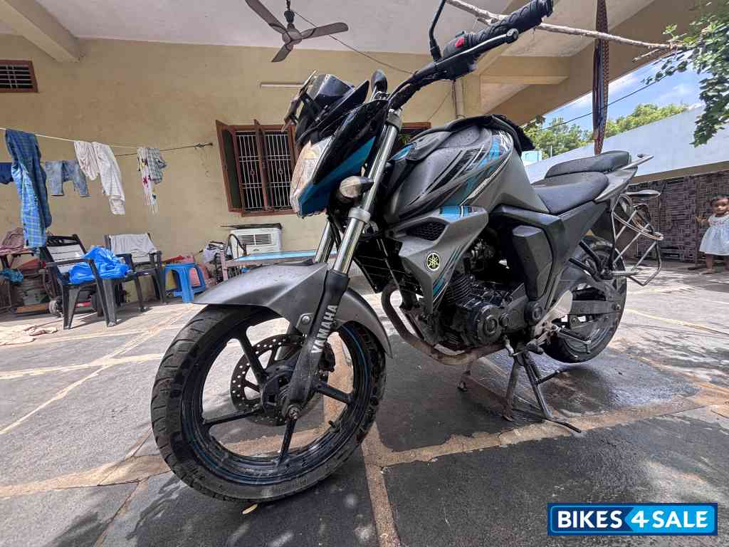 Yamaha FZ FI V2