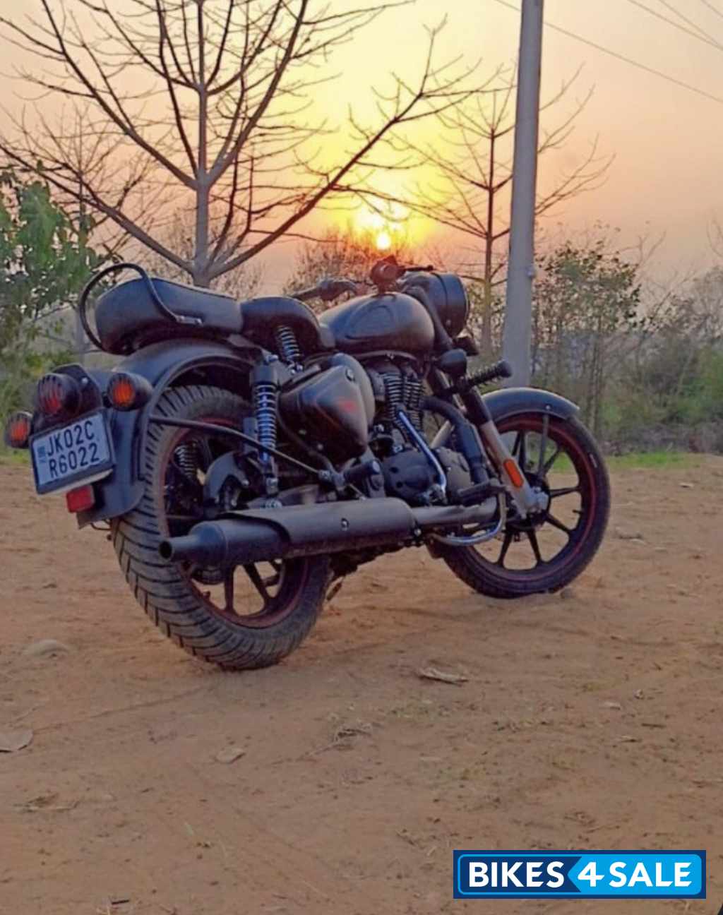 Stealth Black Royal Enfield Classic Stealth Black