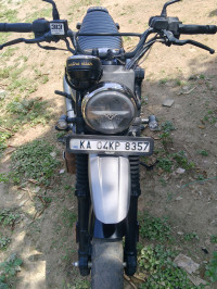 Yezdi Scrambler Dual Tone 2022 Model