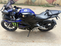 Black Yamaha R15M