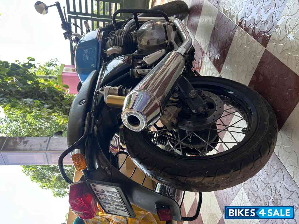 Blue/black Royal Enfield Continental GT 650