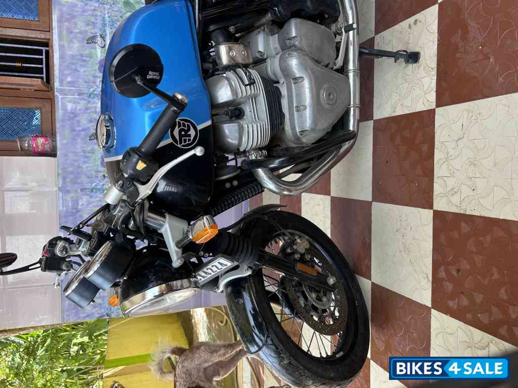 Blue/black Royal Enfield Continental GT 650