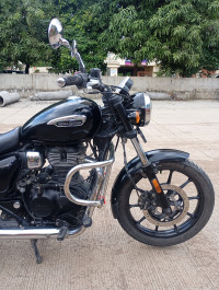 Royal Enfield Meteor 350 Stellar