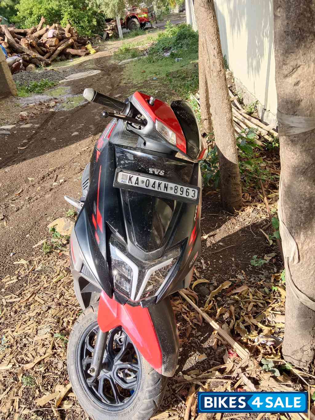 Red Black TVS NTORQ 125 Race Edition BS6 Red Black TVS NTORQ 125 Race Edition BS6