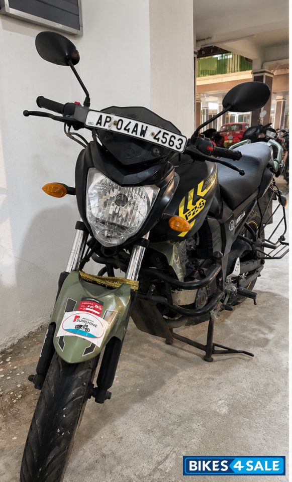 Yamaha FZ-S