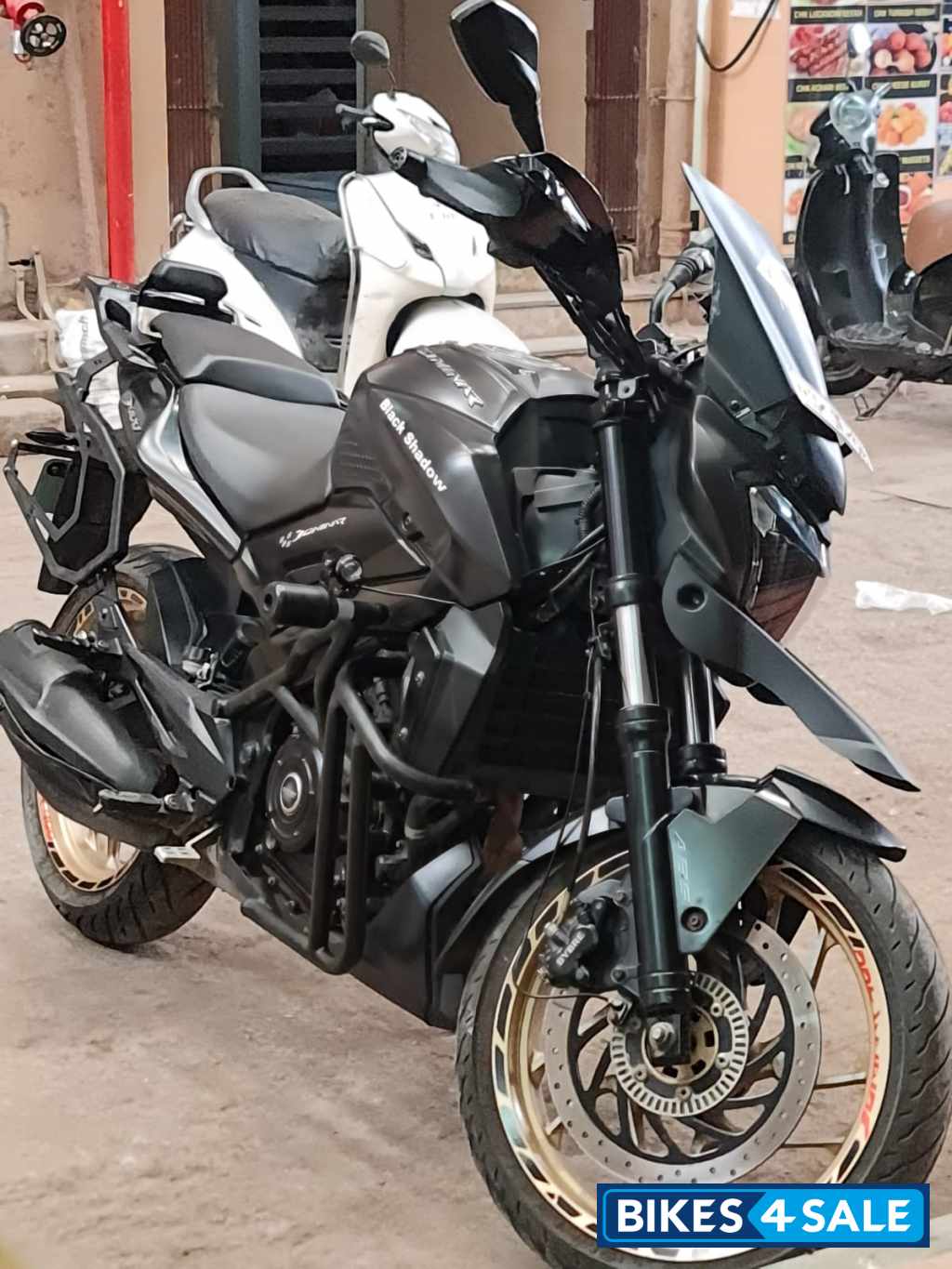 Bajaj Dominar 400 Disc